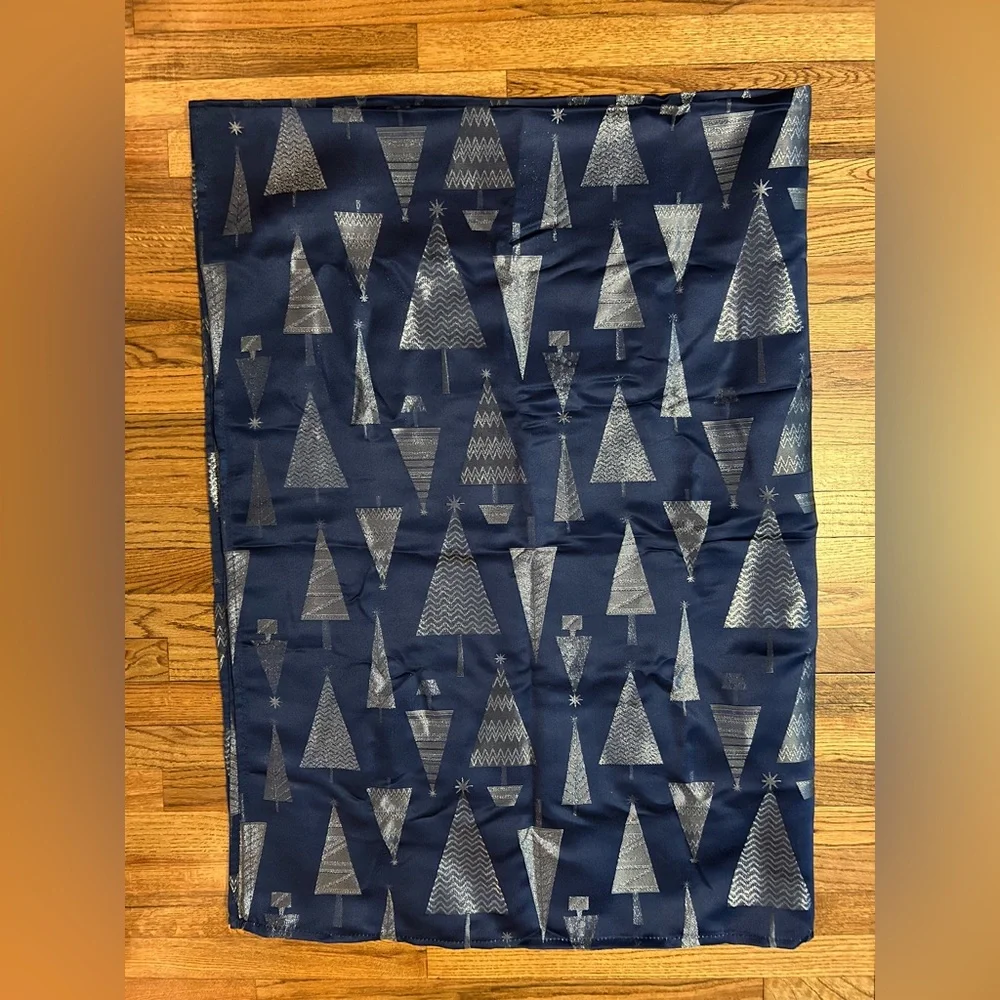 Newbridge Navy Blue and Silver Christmas Tree Tablecloth